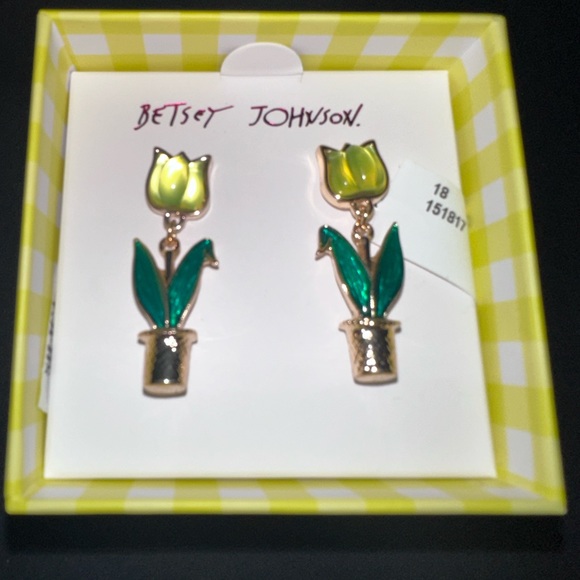 NWT Betsey Johnson yellow tulip flower easter earrings spring authentic post - Picture 3 of 6